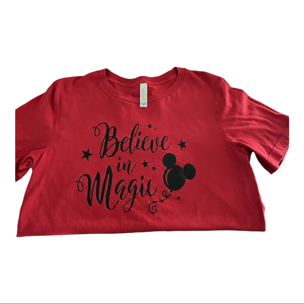 Disney T-shirt! Perfect for a day at Disney!